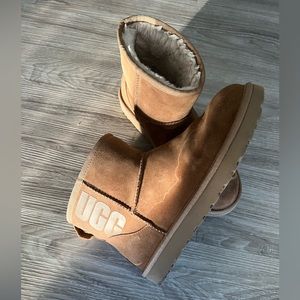 Ugg Women’s Classic Mini - size 10